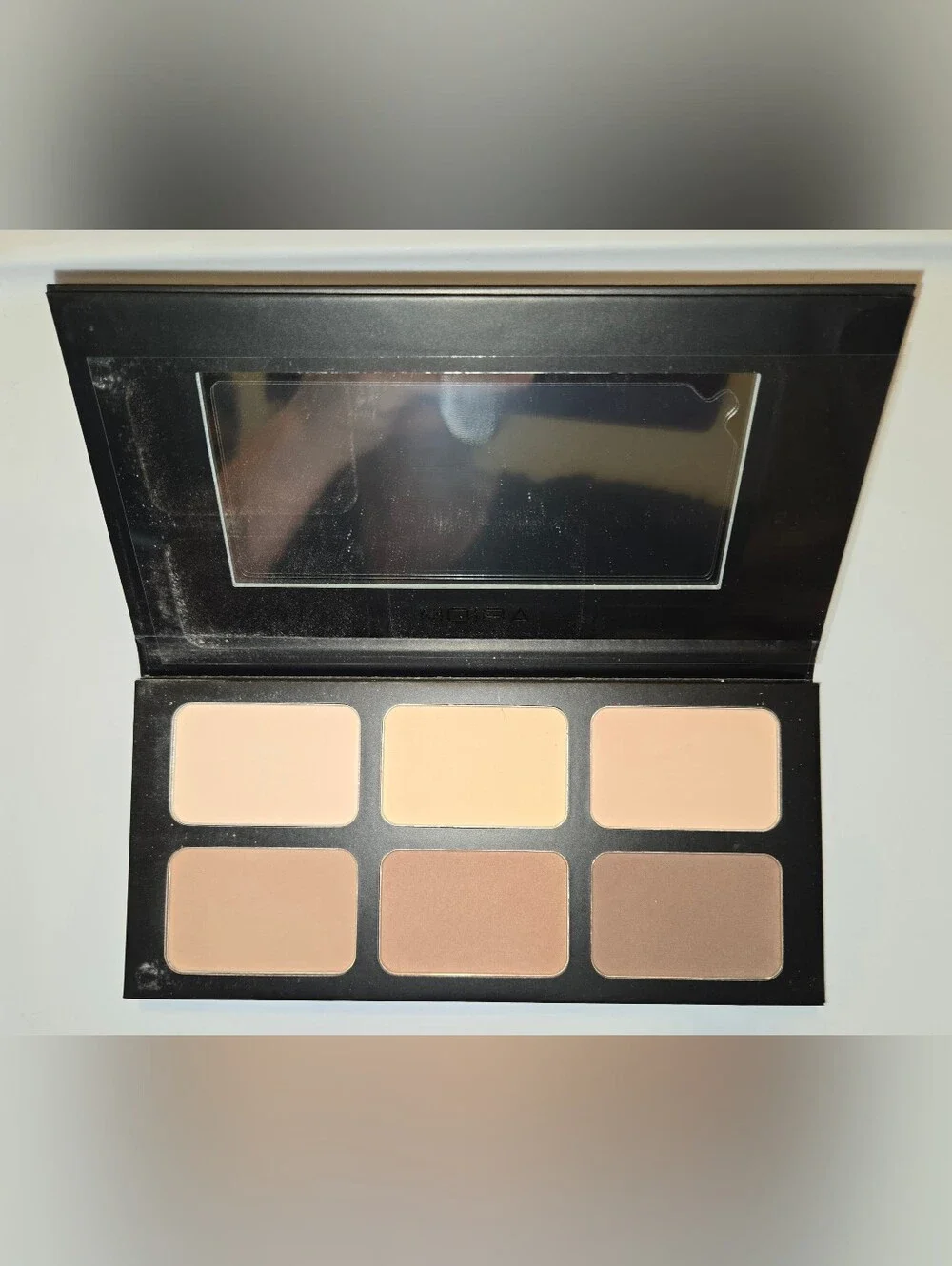 Moira Highlight & Contour Palette — Taupe Brown with Gold Accents